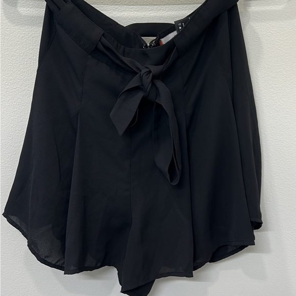 Aritzia * Sunday Best * skort - Picture 3 of 5